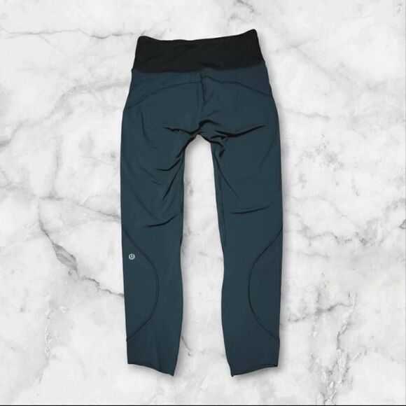 Lululemon Size 6 Blue Run the Day 25" - Picture 2 of 2